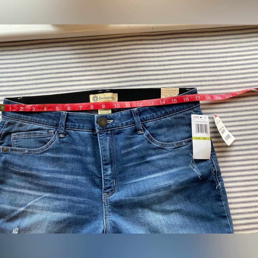 NWT Women’s Democracy Ankle Length Jeans with Booty Lift, Size 14 - Picture 7 of 14